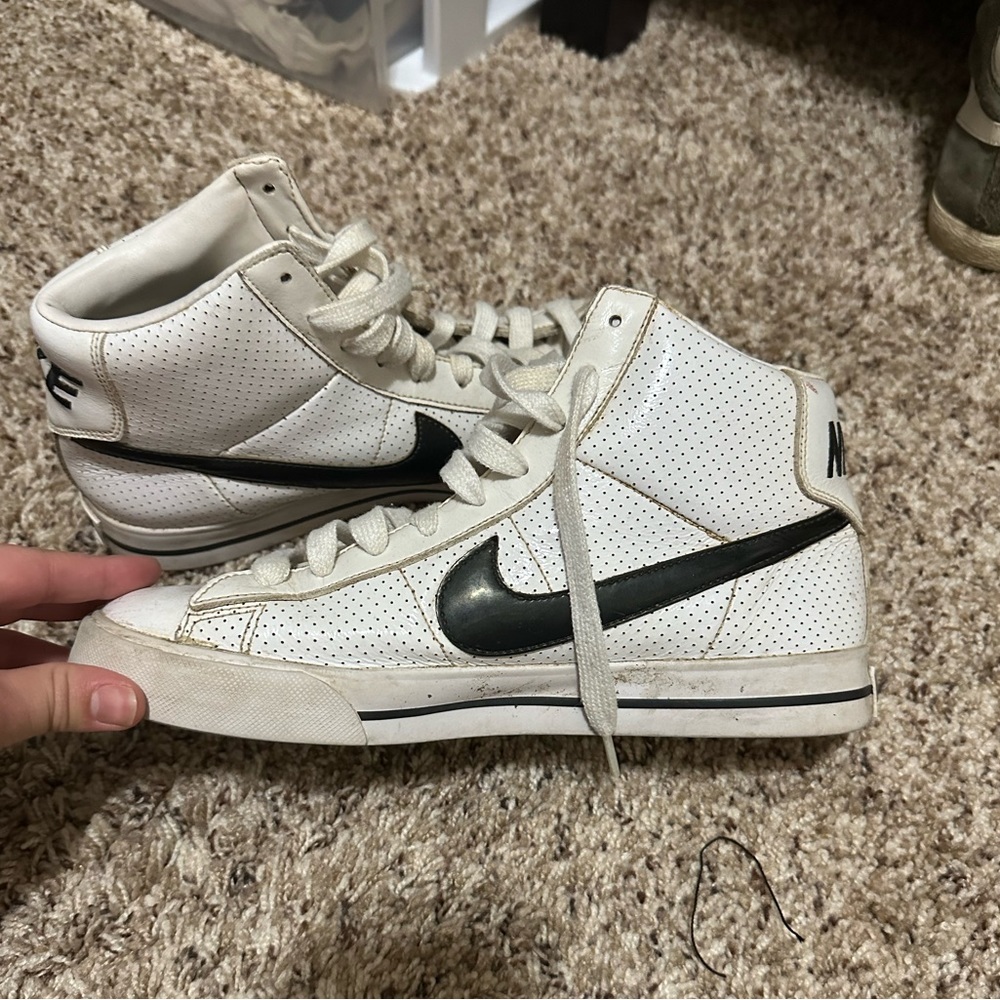 Nike Women’s old School Hightops